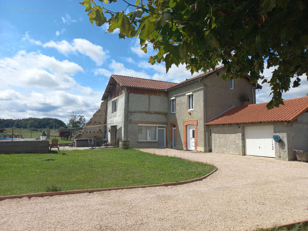 Maison à TRIE-SUR-BAISE