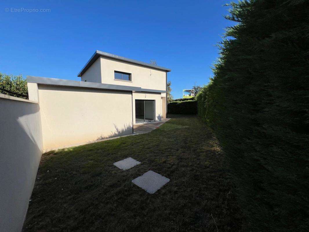 Maison à CHARBONNIERES-LES-BAINS