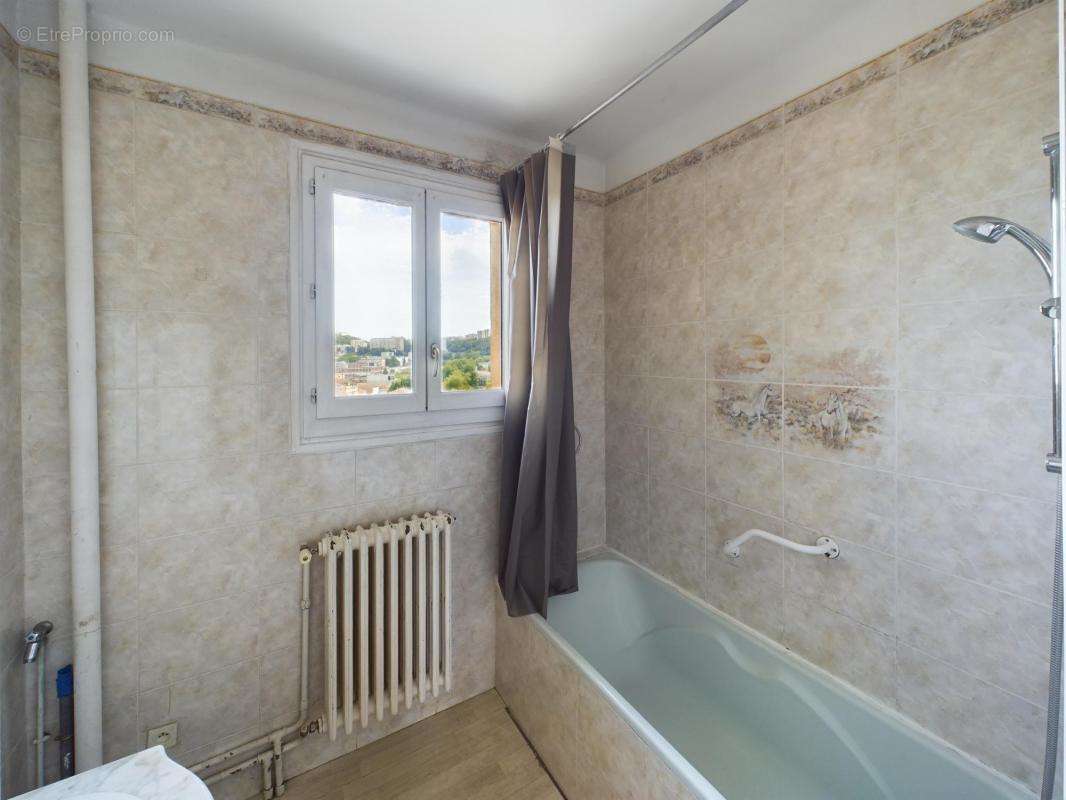 Appartement à LYON-9E