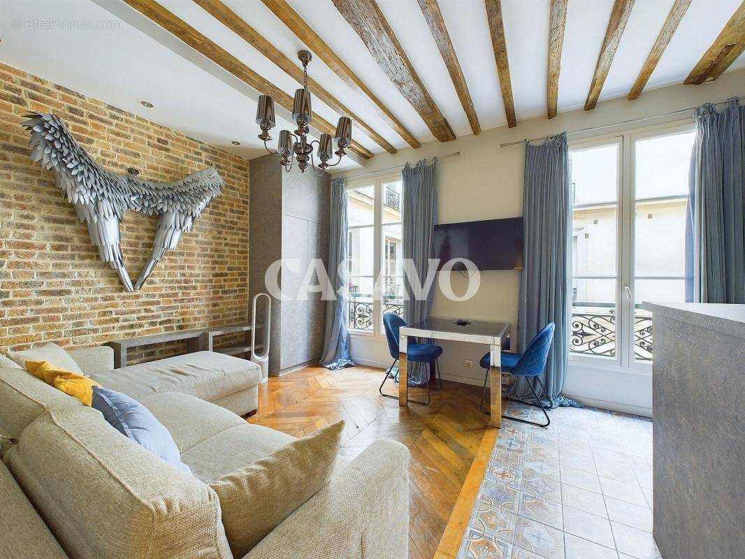 Appartement à PARIS-1E