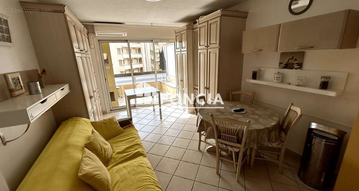 Appartement à BORMES-LES-MIMOSAS