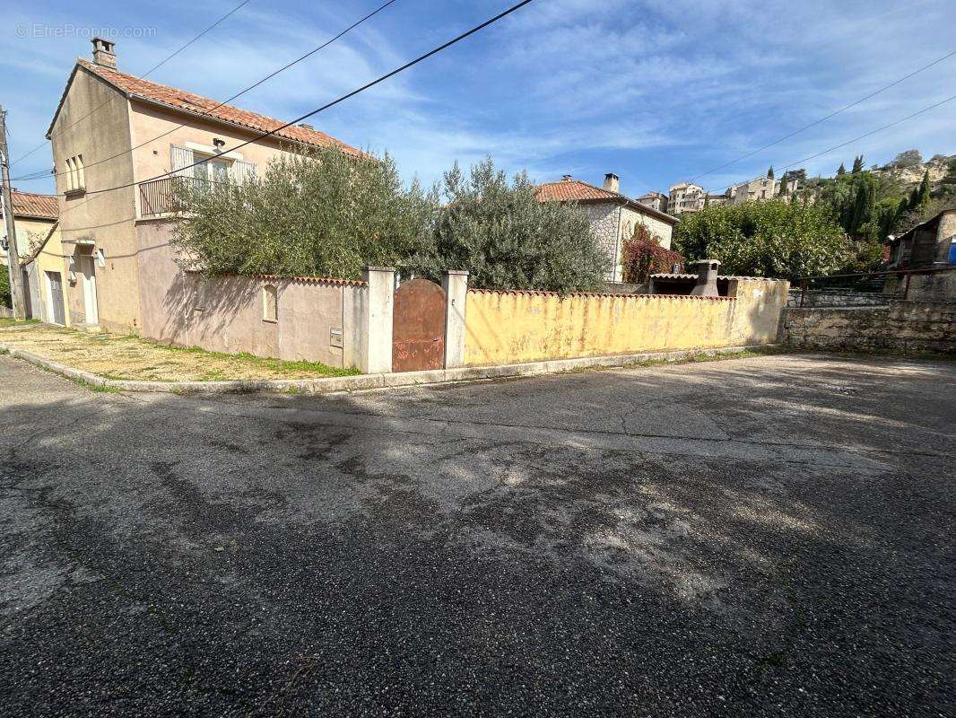 Maison à VAISON-LA-ROMAINE