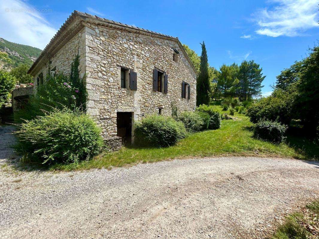 Maison à MONTAULIEU