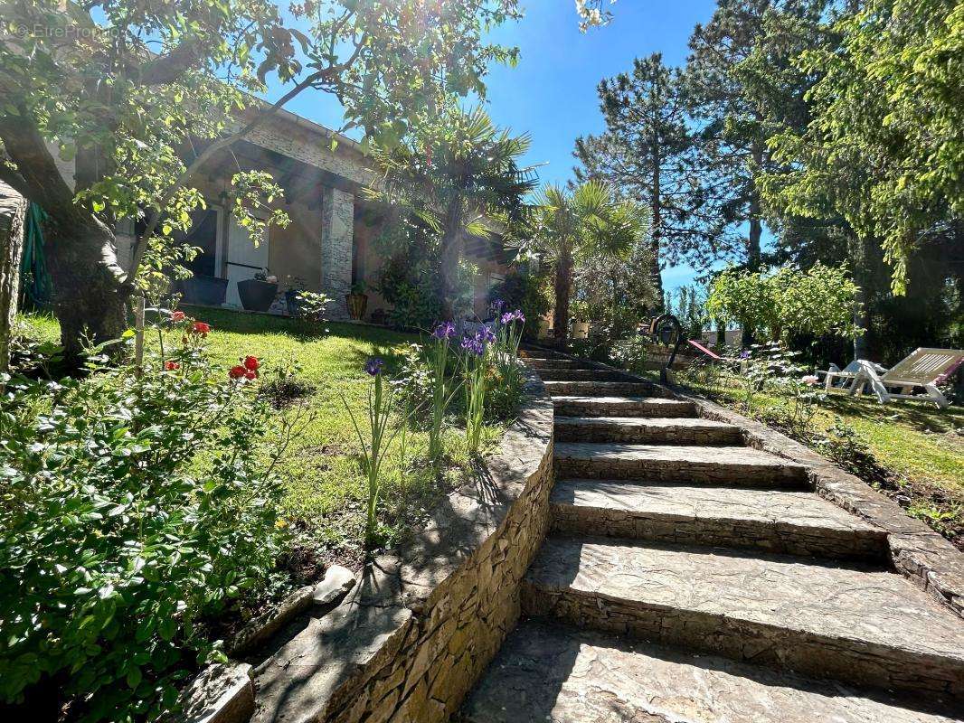 Maison à VAISON-LA-ROMAINE