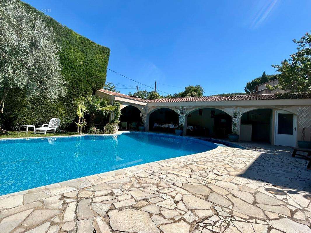 Maison à VAISON-LA-ROMAINE