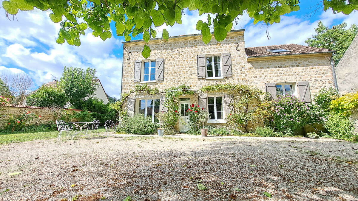 Maison à AUVERS-SUR-OISE