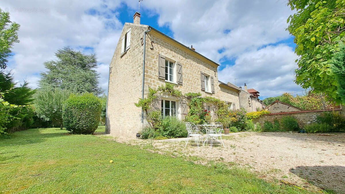 Maison à AUVERS-SUR-OISE