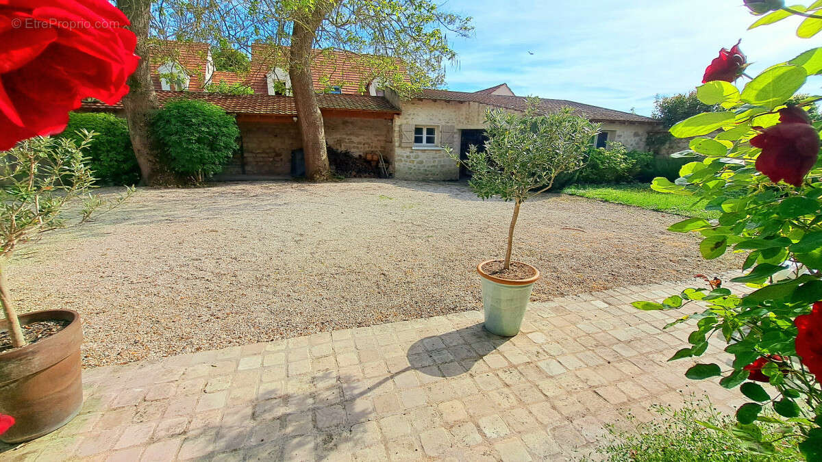 Maison à AUVERS-SUR-OISE