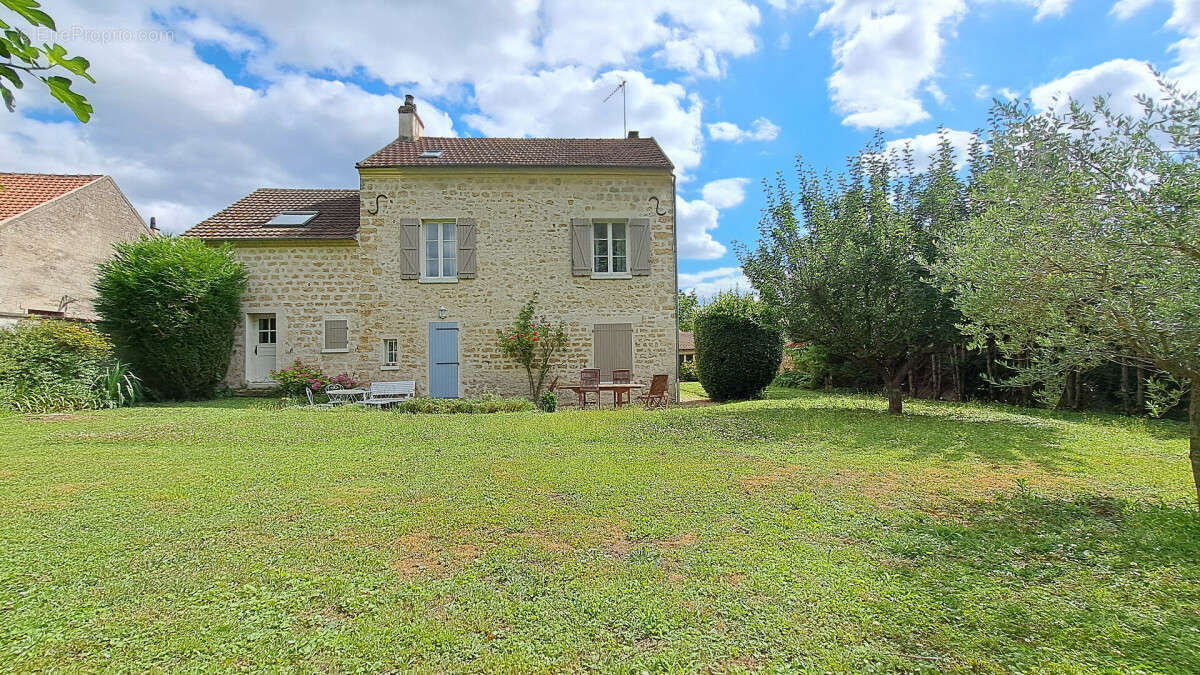 Maison à AUVERS-SUR-OISE