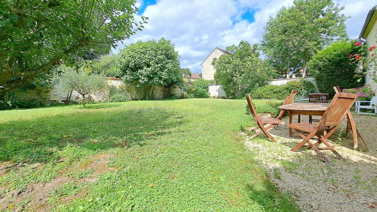 Maison à AUVERS-SUR-OISE