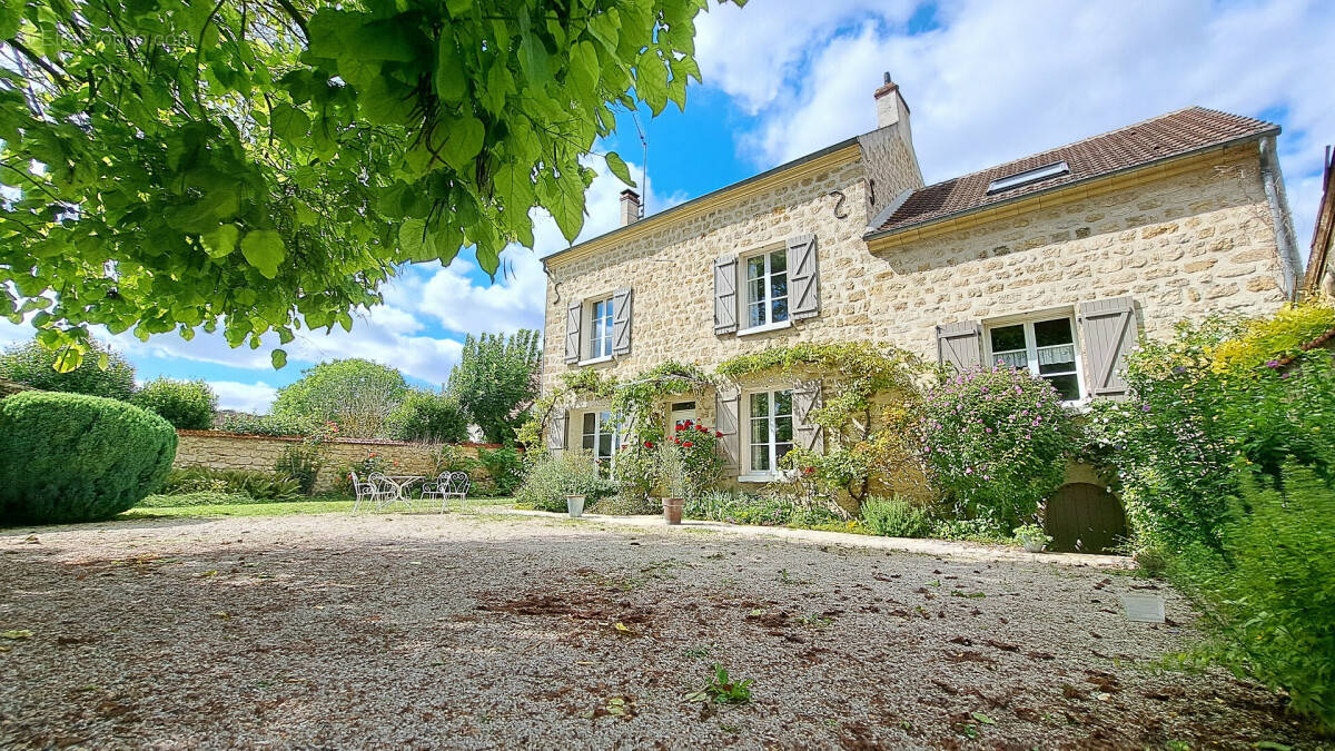 Maison à AUVERS-SUR-OISE