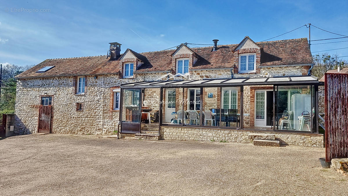 Maison à NANTEAU-SUR-LUNAIN