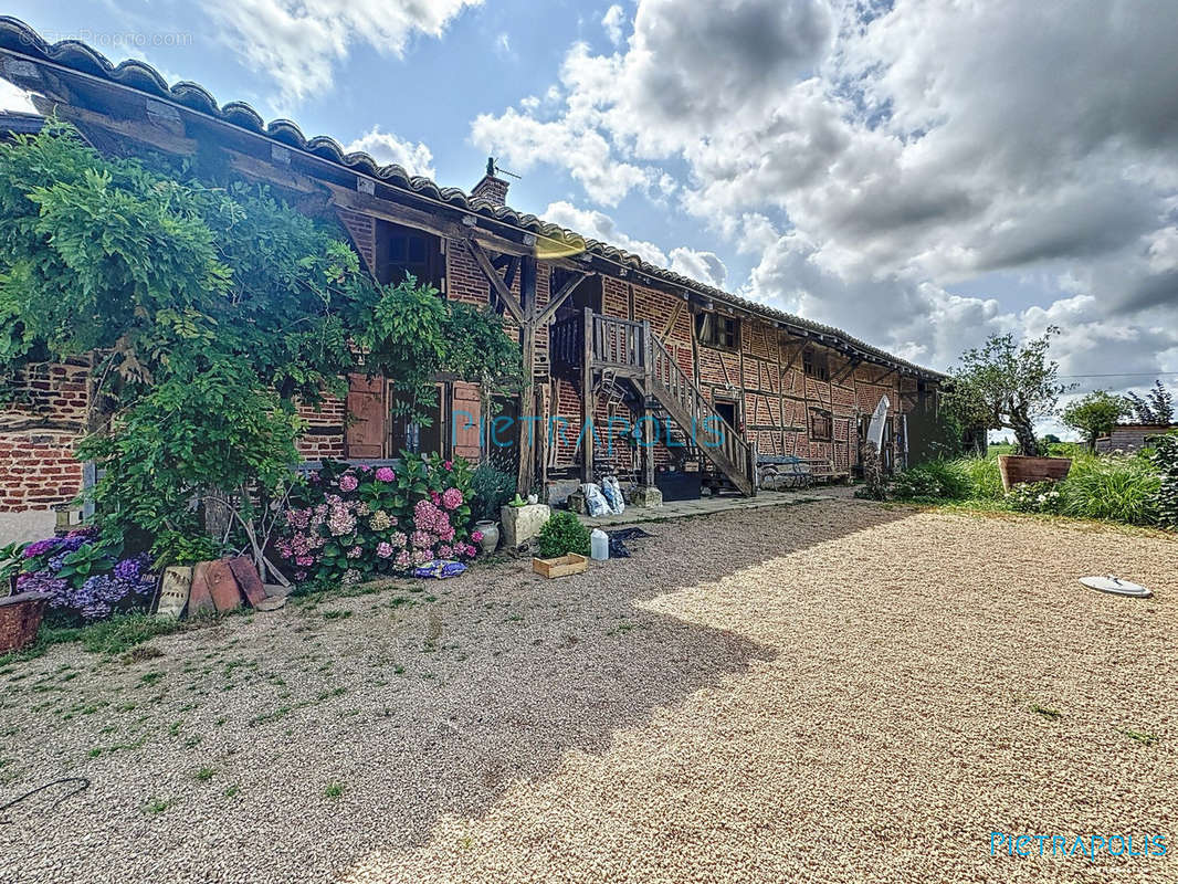 Maison à MONTREVEL-EN-BRESSE