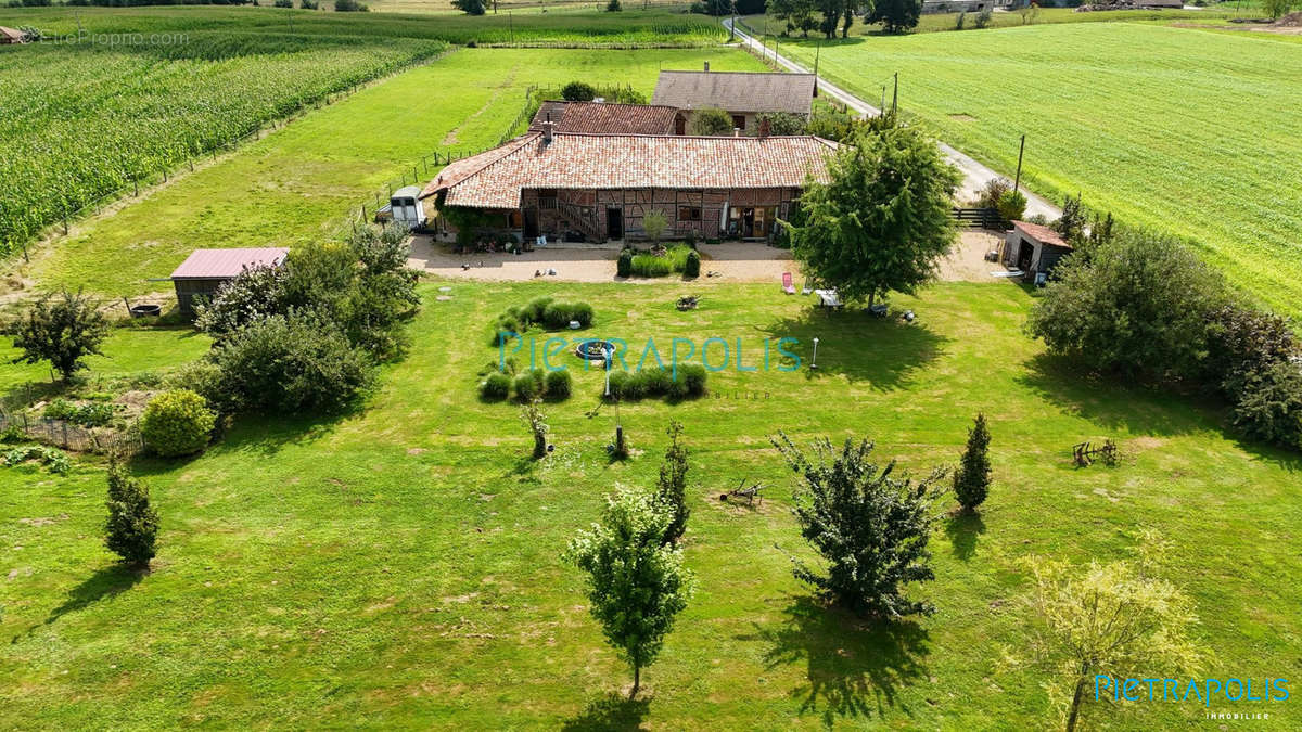 Maison à MONTREVEL-EN-BRESSE