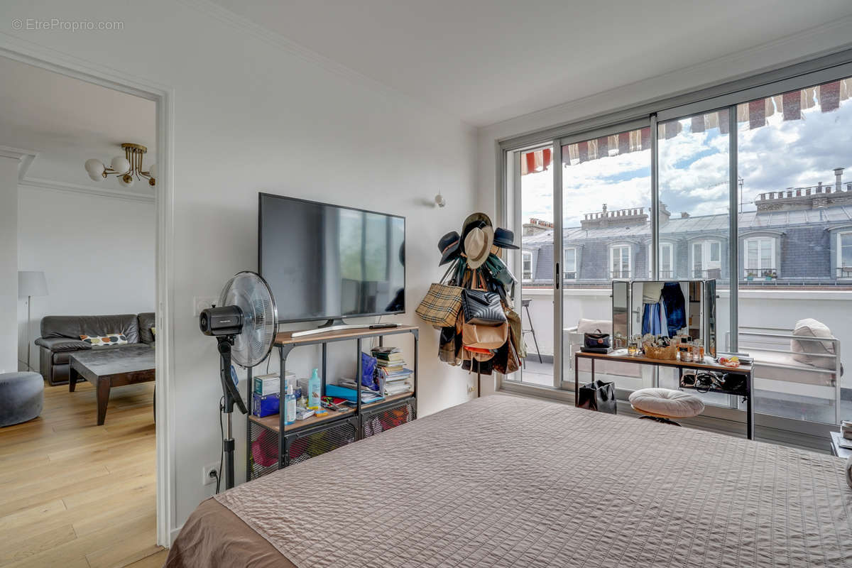 Appartement à LEVALLOIS-PERRET