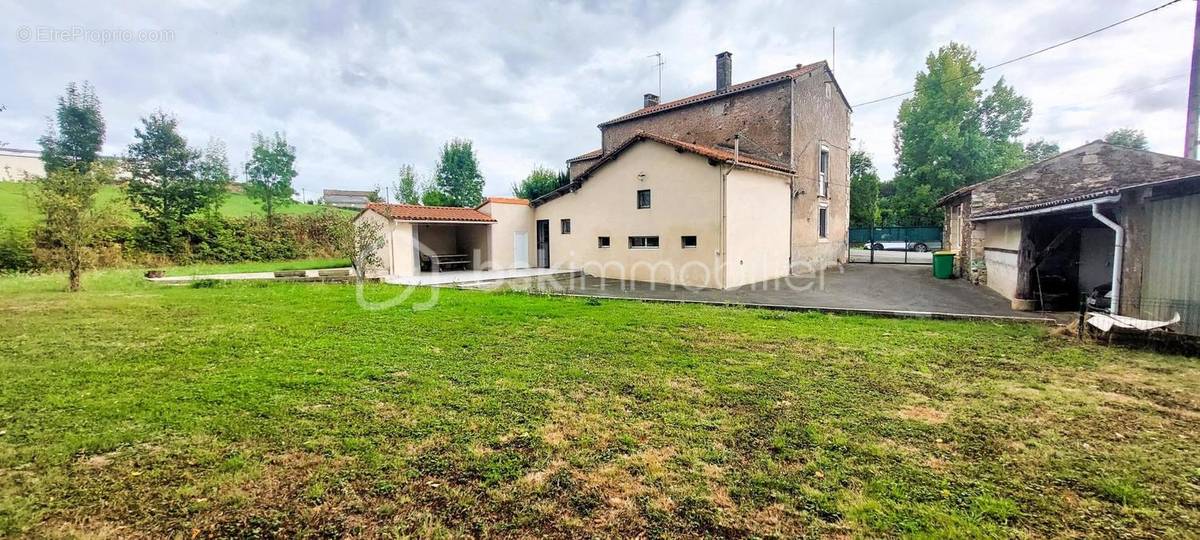 Maison à SAINT-LAURS