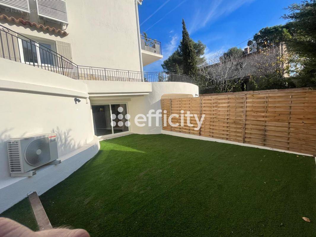 Appartement à MOUGINS