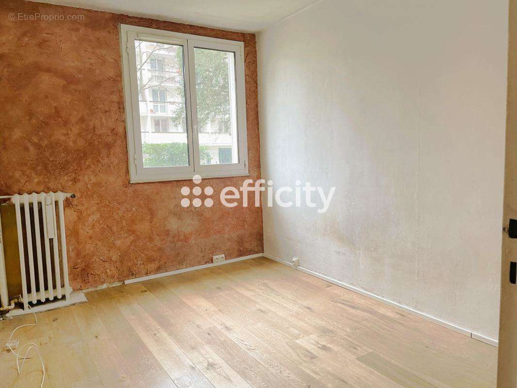 Appartement à IVRY-SUR-SEINE