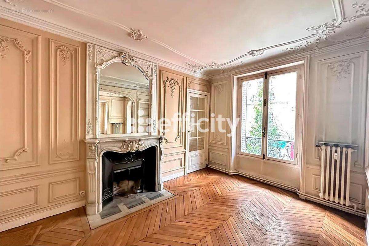 Appartement à NEUILLY-SUR-SEINE