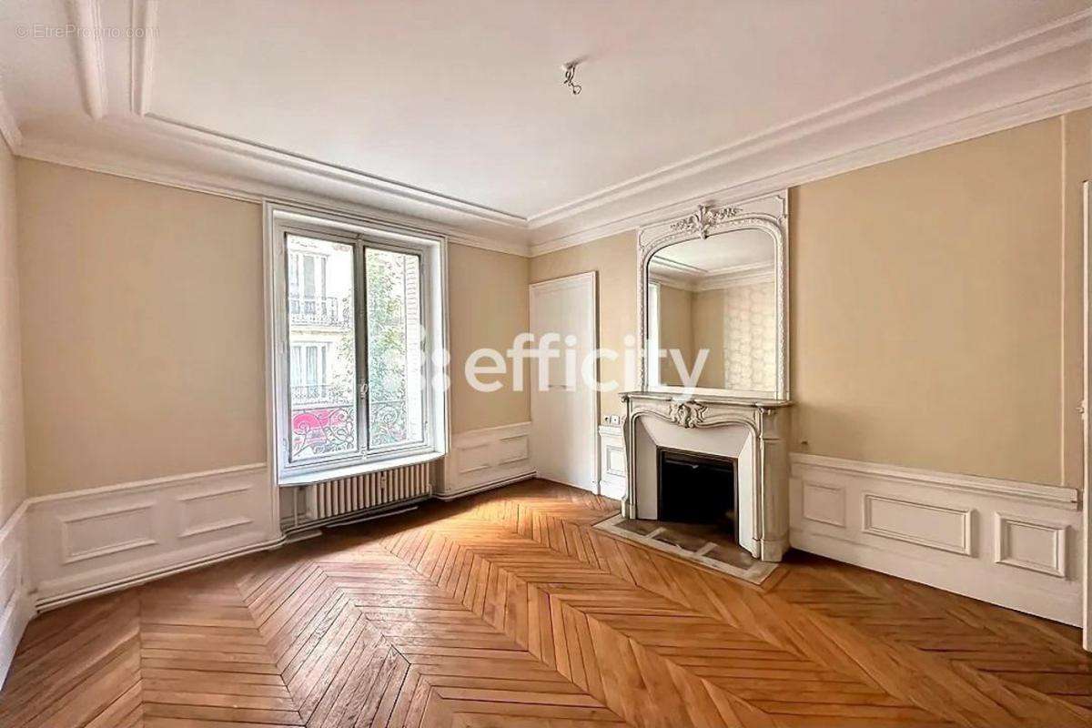 Appartement à NEUILLY-SUR-SEINE