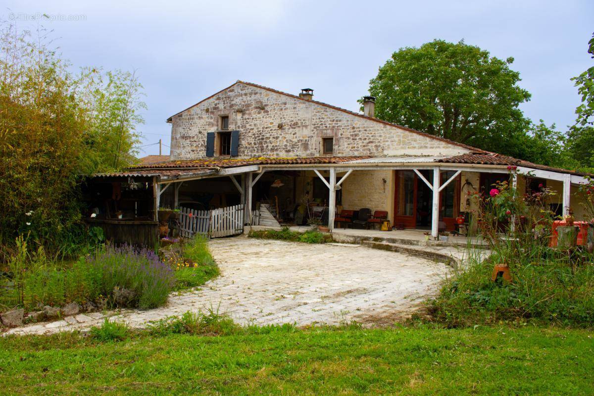 Maison à BEURLAY