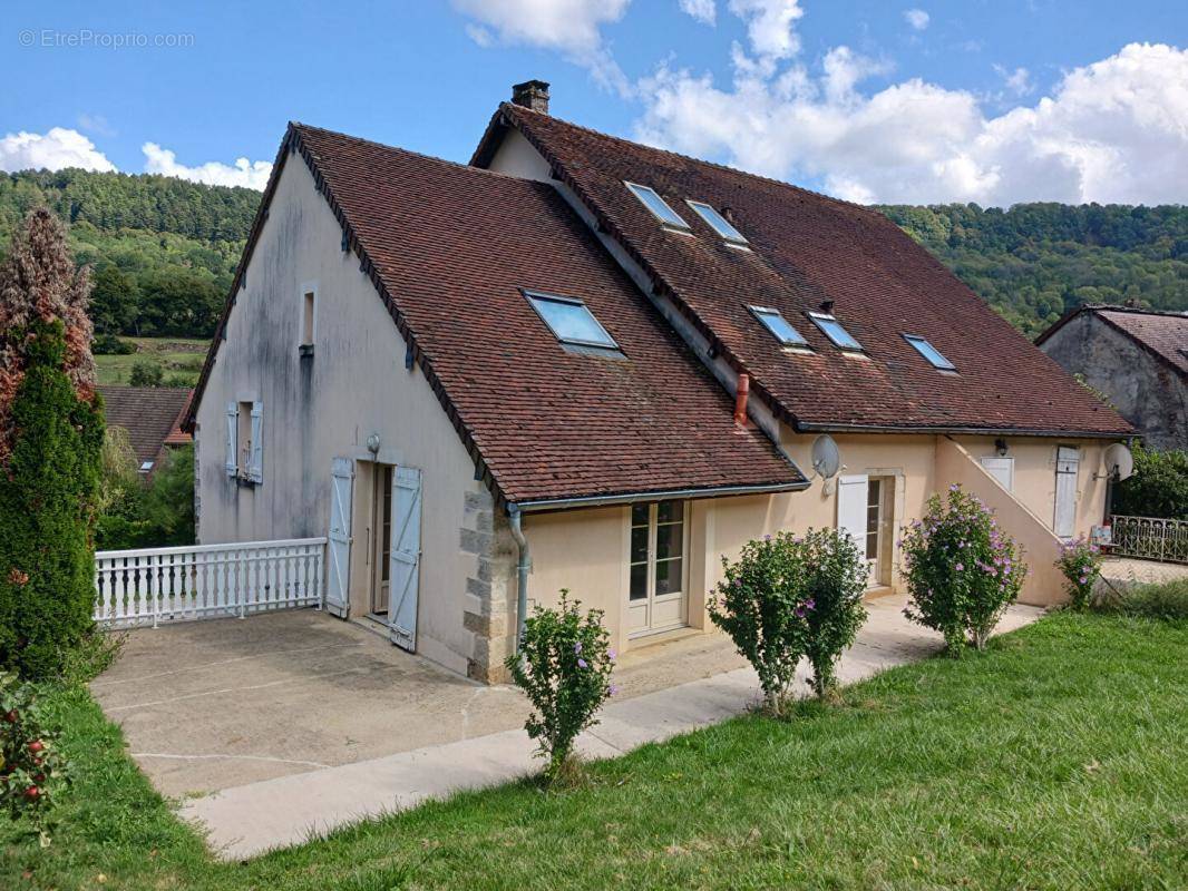 Maison à LONS-LE-SAUNIER