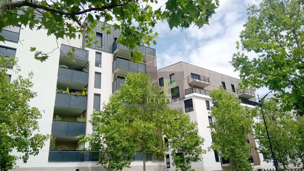 Parking à CHAMPIGNY-SUR-MARNE