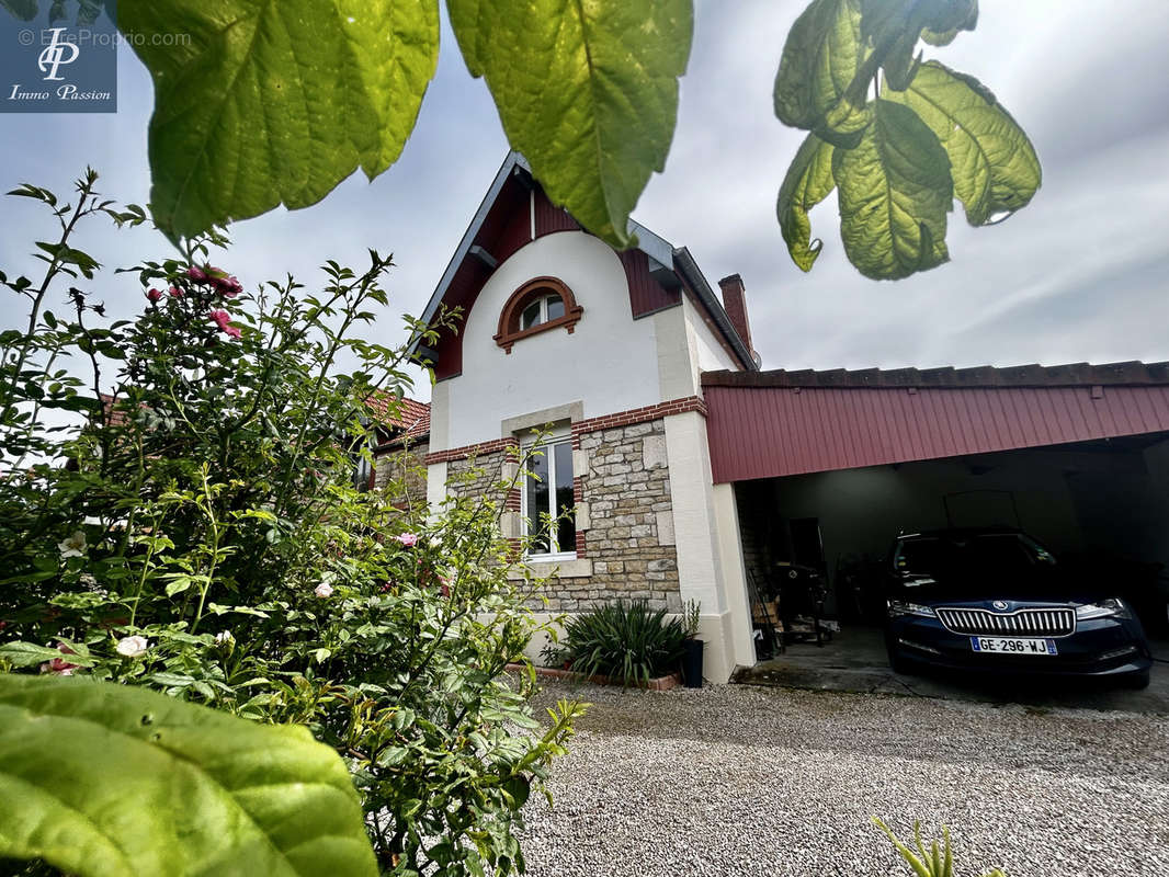 Maison à COUTERNON