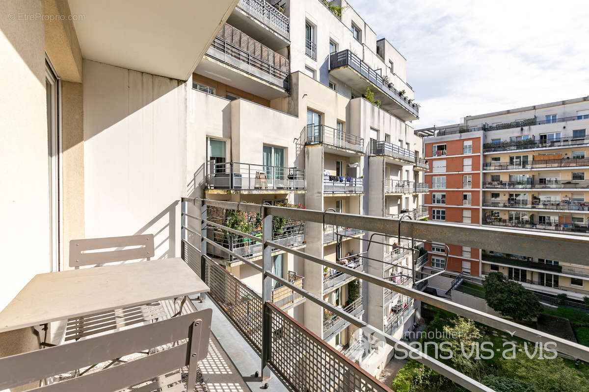 Appartement à COURBEVOIE