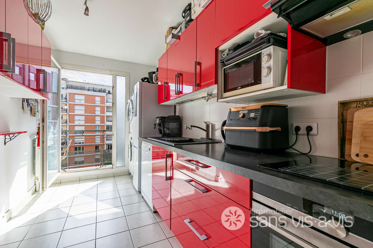 Appartement à COURBEVOIE