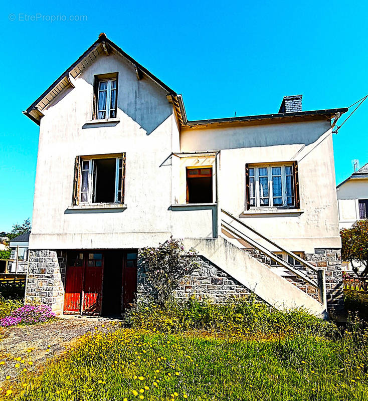 Maison à MUR-DE-BRETAGNE