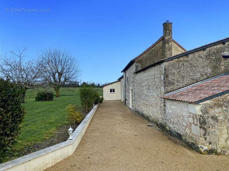 Maison à NAINTRE