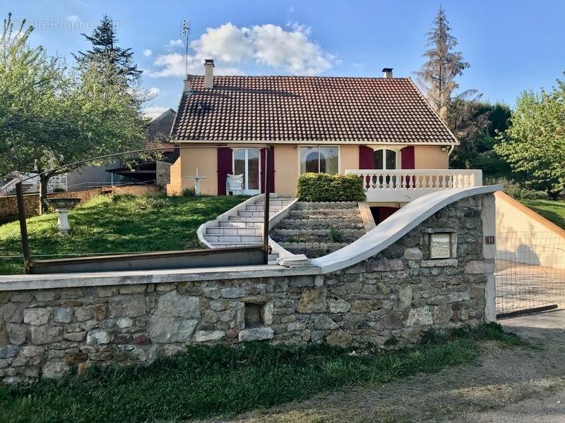 Maison à SAINT-LEGER-SUR-DHEUNE