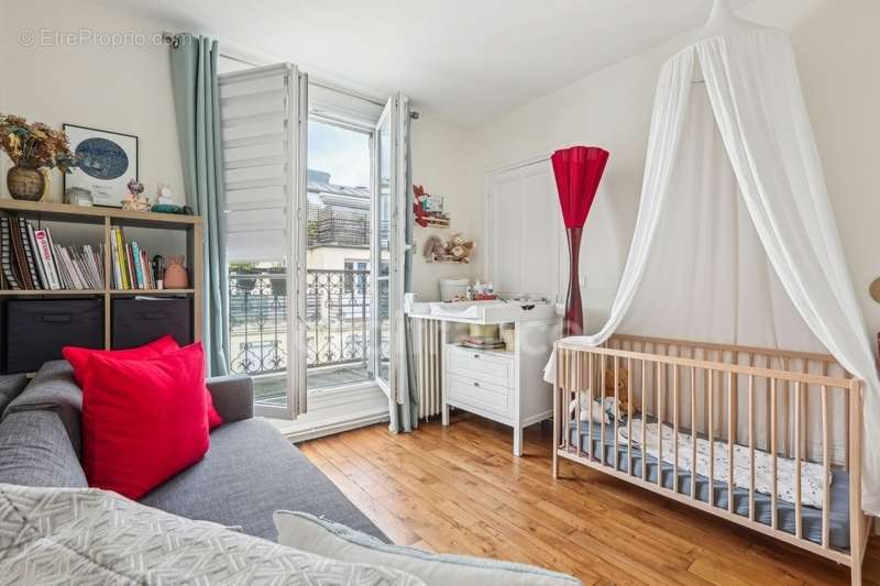 Appartement à PARIS-16E