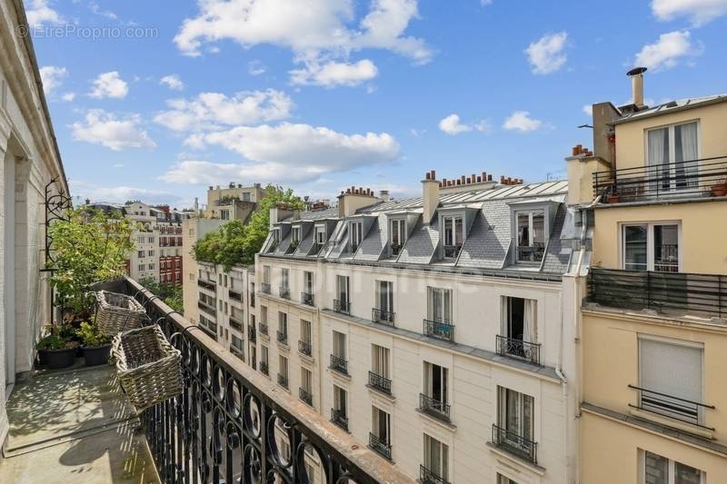 Appartement à PARIS-16E