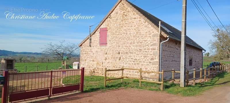 Maison à CHAROLLES