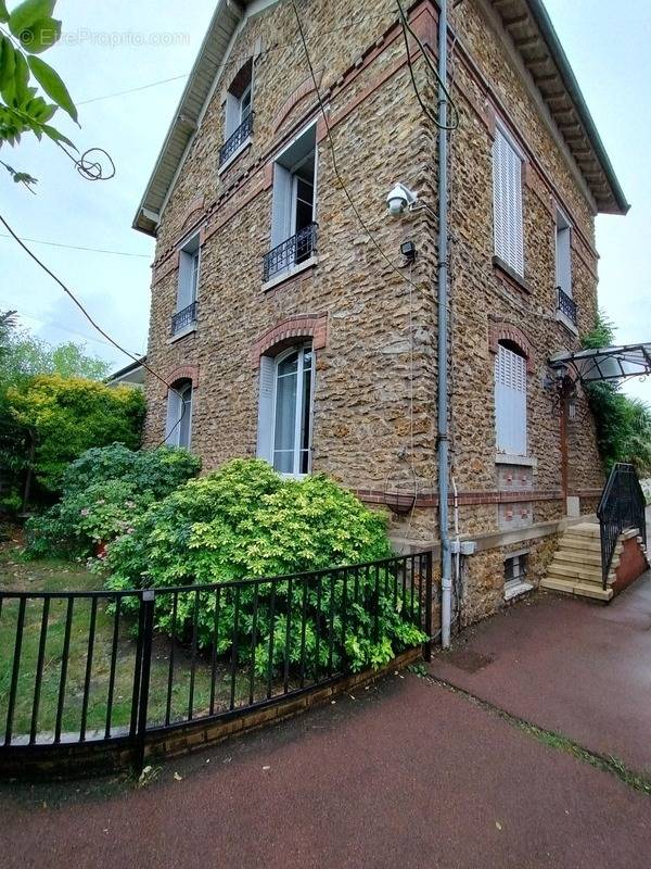 Maison à VIGNEUX-SUR-SEINE