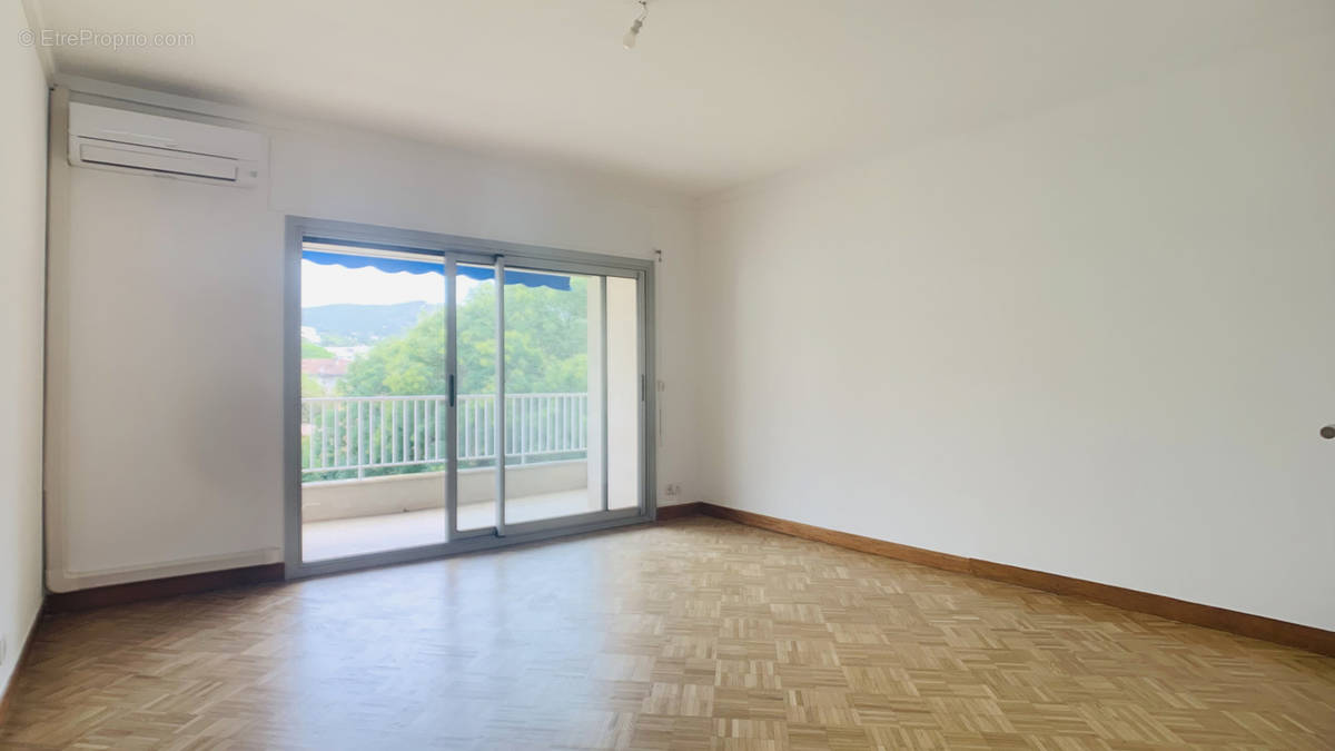 Appartement à MARSEILLE-9E