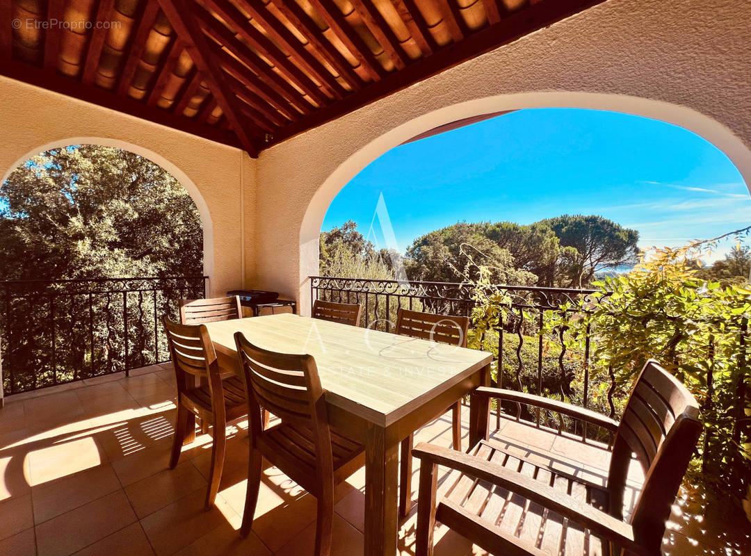 Appartement à GRIMAUD