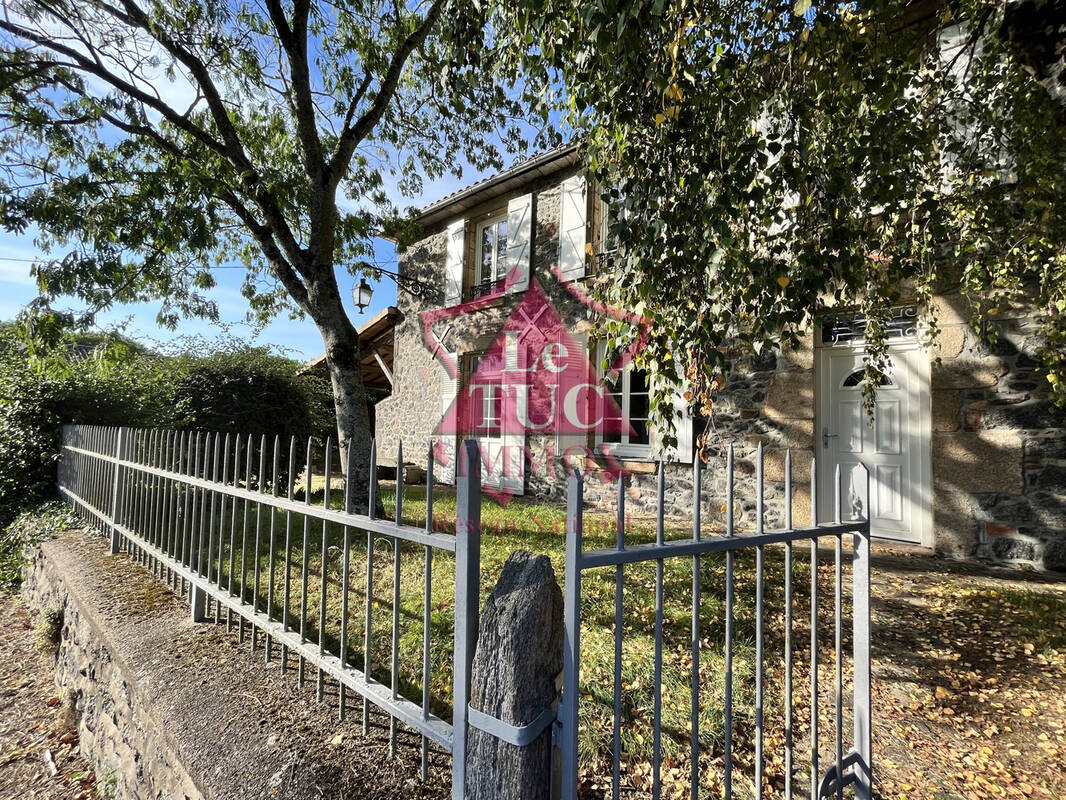 Maison à MONCOUTANT