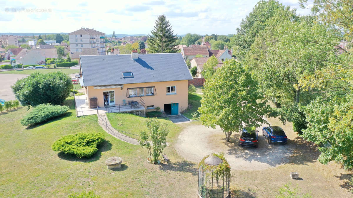 Maison à AVALLON