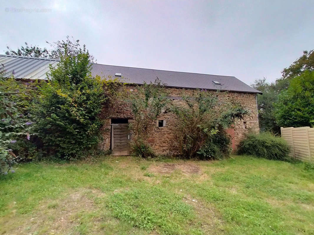 Maison à SAINT-PIERRE-SUR-ORTHE