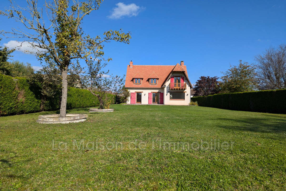 Maison à PONT-DE-L&#039;ARCHE