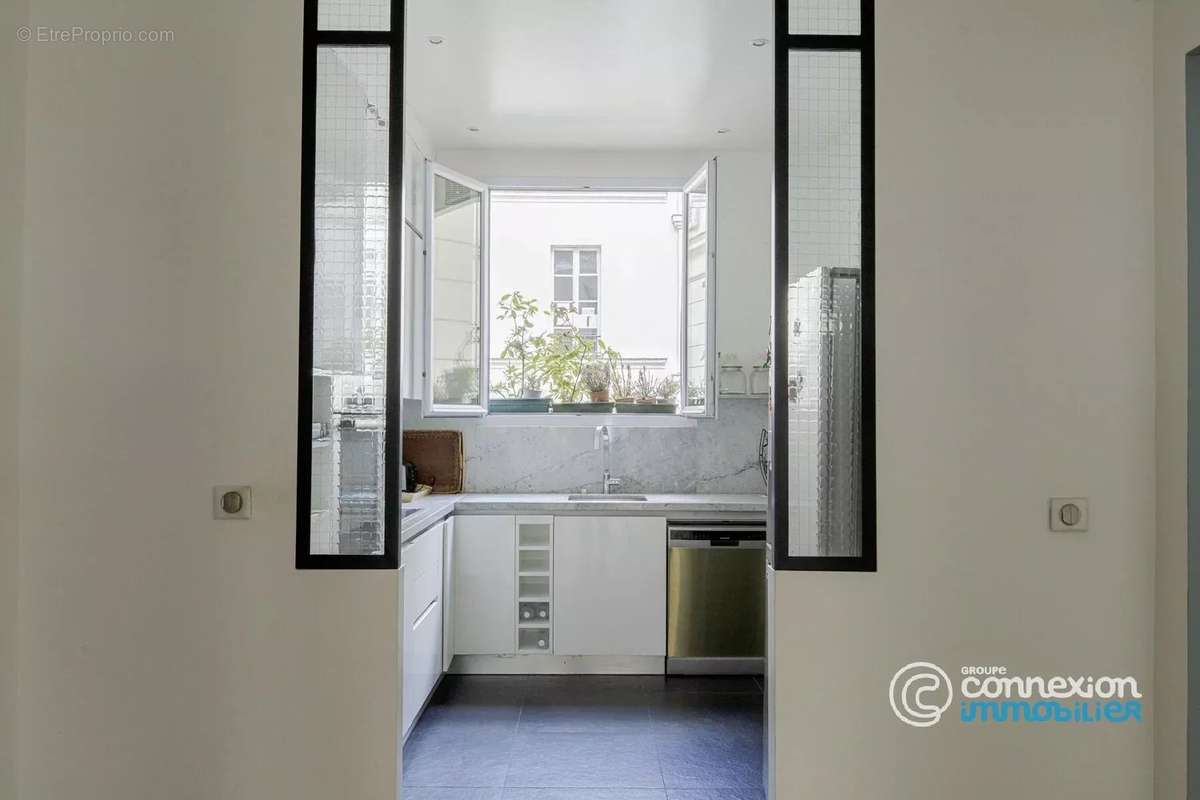 Appartement à PARIS-1E