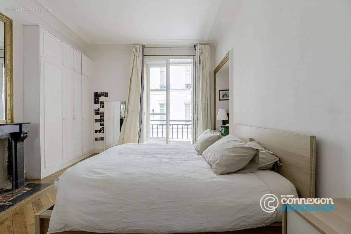 Appartement à PARIS-1E