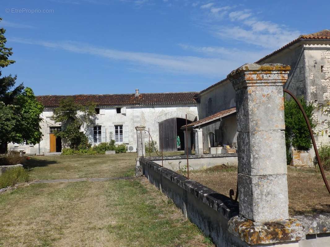 Maison à PONS