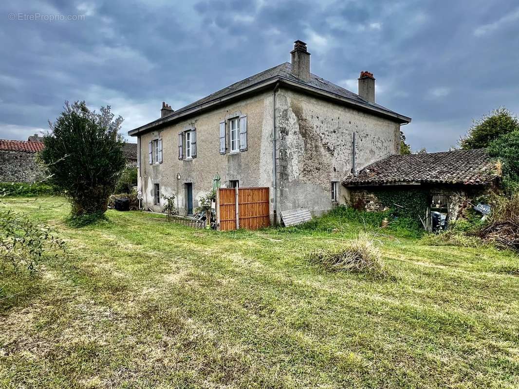 Maison à SAINT-BONNET-DE-BELLAC