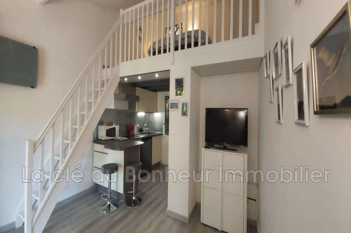 Appartement à SAINT-MARTIN-DE-BROMES