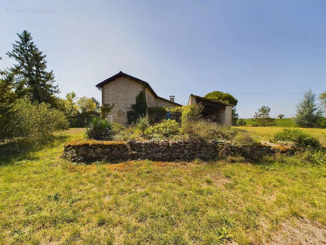 Maison à CAHUZAC-SUR-VERE