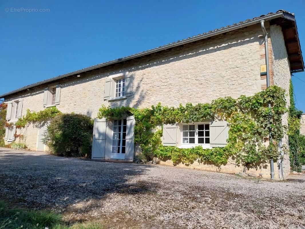 Maison à CAHUZAC-SUR-VERE